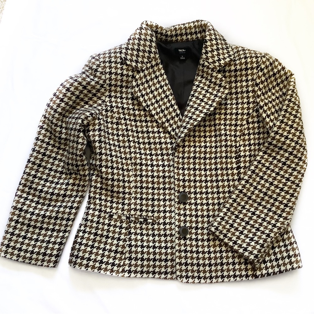 Women’s brown checkered tailored jacket with pockets